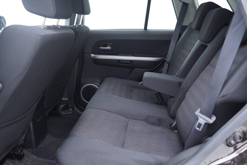 OV190V10303_31.webp_GRAND VITARA  2.4 J24B 124 kW manuál