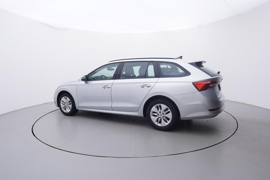 OV190V10306_12.webp_OCTAVIA Ambition 2.0 TDI 85 kW manuál