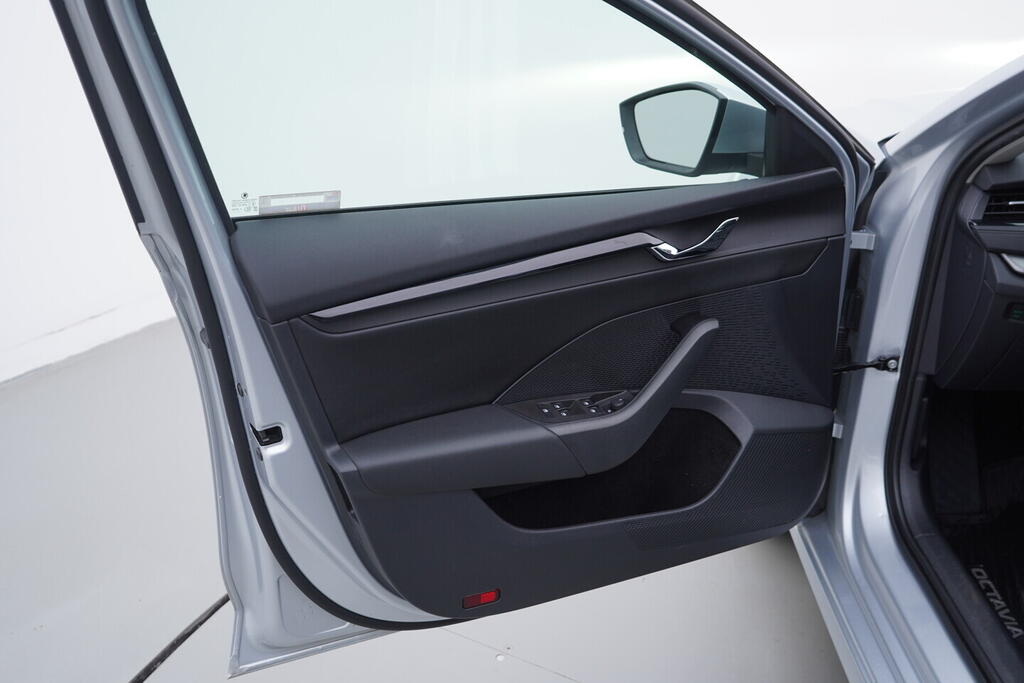 OV190V10306_19.webp_OCTAVIA Ambition 2.0 TDI 85 kW manuál