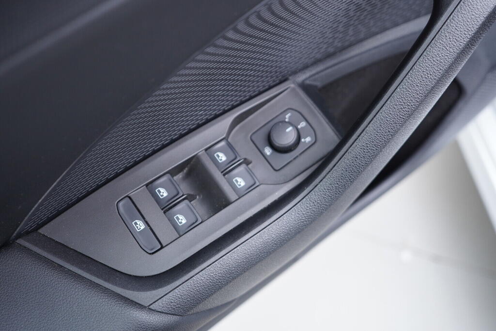 OV190V10306_20.webp_OCTAVIA Ambition 2.0 TDI 85 kW manuál