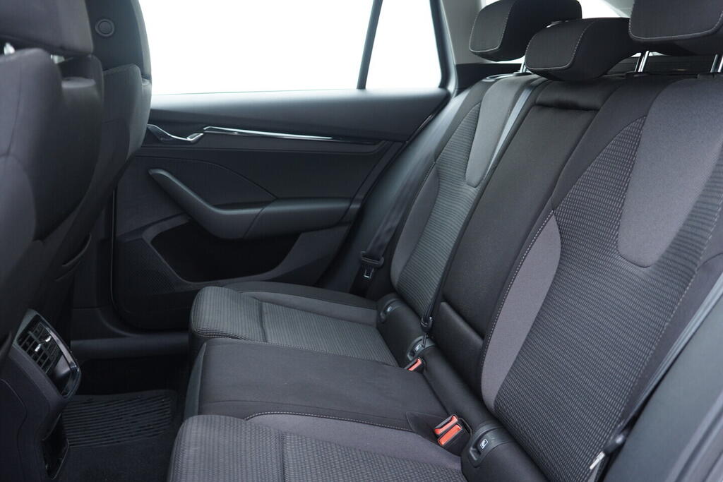 OV190V10306_37.webp_OCTAVIA Ambition 2.0 TDI 85 kW manuál