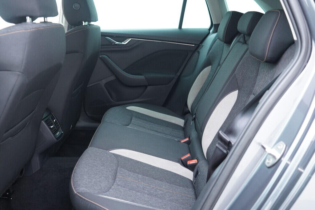 OV190V10308_35.webp_SCALA Top Selection 1.0 TSI 85 kW manuál, DPH