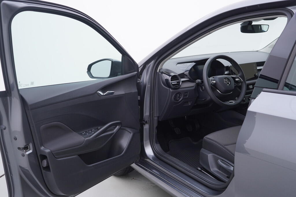 OV190V10309_18.webp_FABIA Selection 1.0 MPI 59 kW manuál, DPH