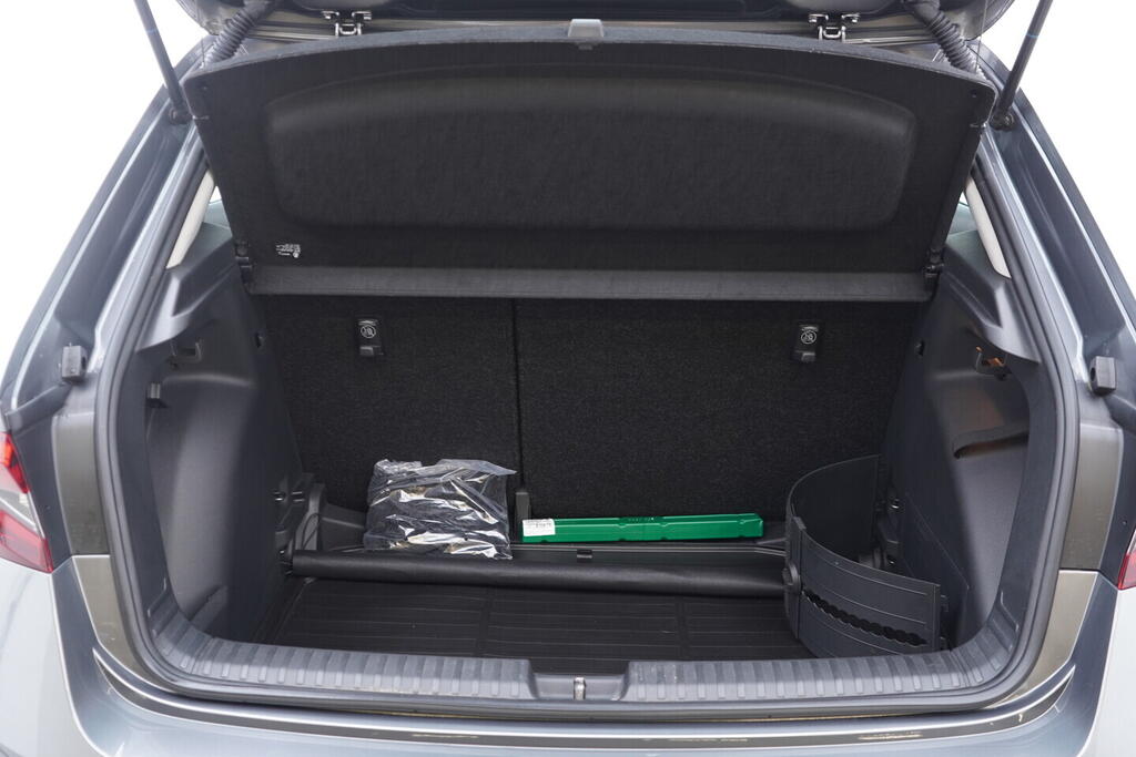 OV190V10309_35.webp_FABIA Selection 1.0 MPI 59 kW manuál, DPH