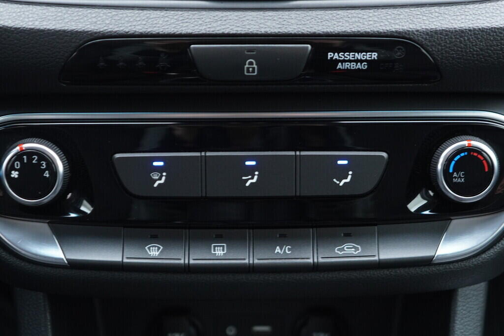 OV190V10310_29.webp_I30 Start 1.6  85 kW manuál