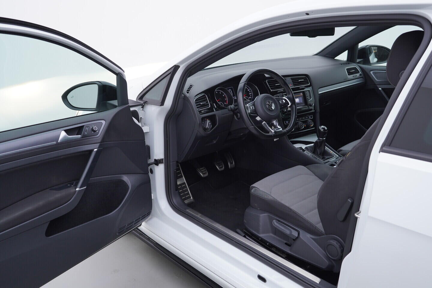 OV190V10311_18.webp_GOLF Highline 1.4 TSI 110 kW manuál