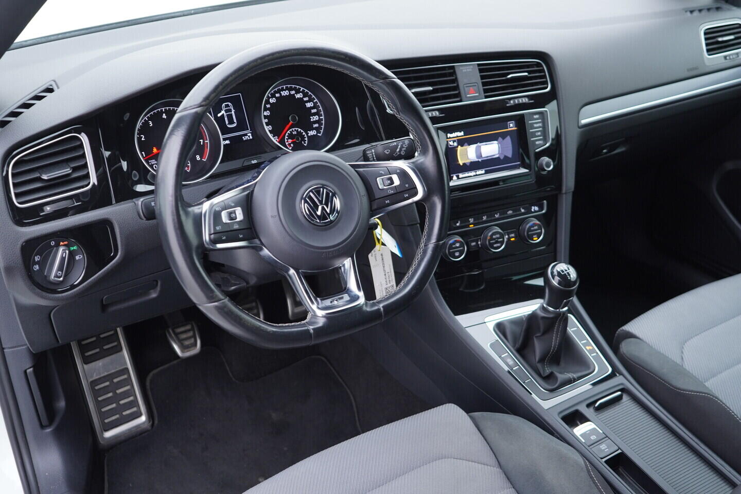 OV190V10311_22.webp_GOLF Highline 1.4 TSI 110 kW manuál