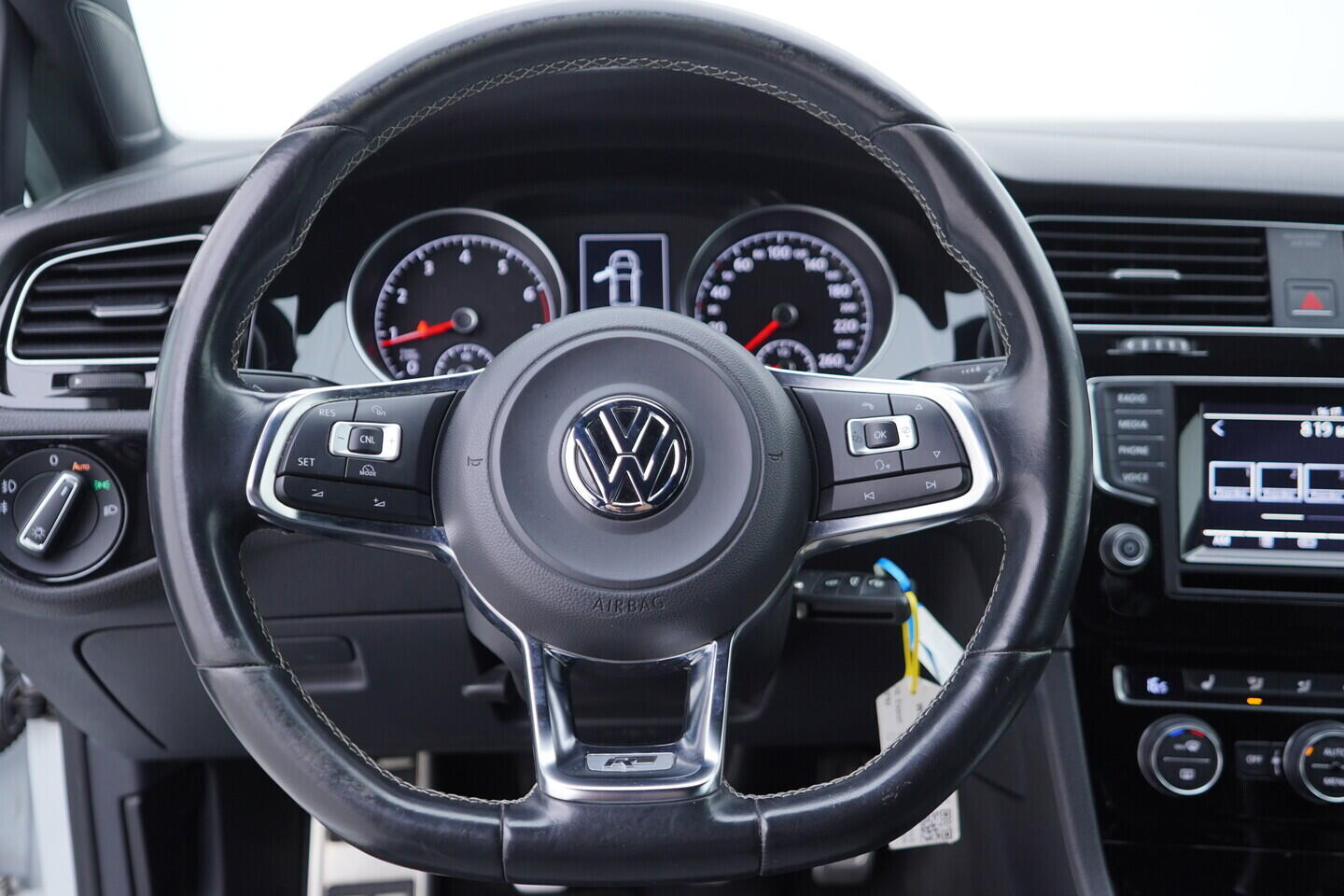 OV190V10311_29.webp_GOLF Highline 1.4 TSI 110 kW manuál