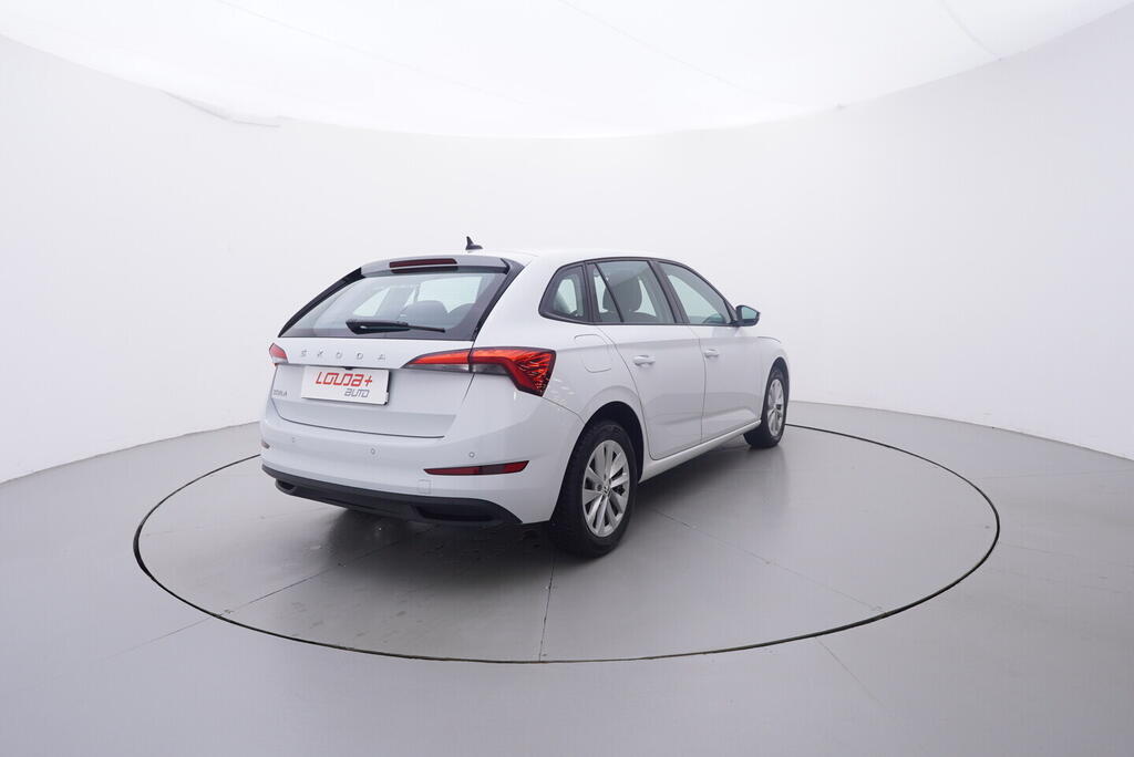 OV190V10314_14.webp_SCALA Ambition 1.5 TSI 110 kW automat, DPH