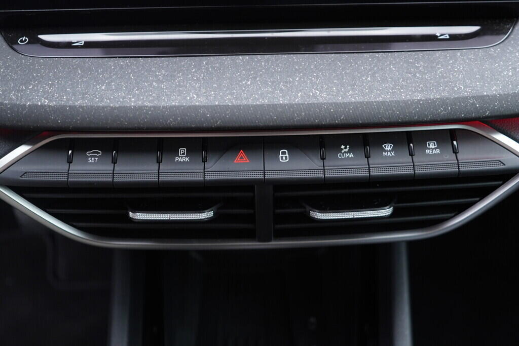 OV190V10322_35.webp_OCTAVIA Top Selection 2.0 TDI 110 kW automat, DPH