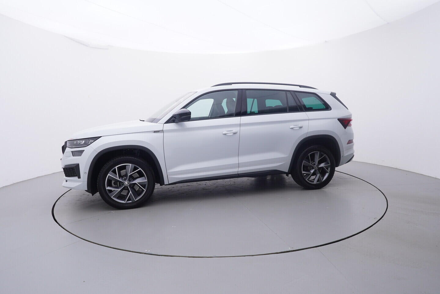 OV190V10330_11.webp_KODIAQ SportLine 2.0 TDI 147 kW automat, DPH