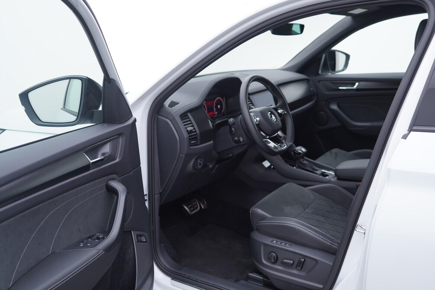 OV190V10330_18.webp_KODIAQ SportLine 2.0 TDI 147 kW automat, DPH