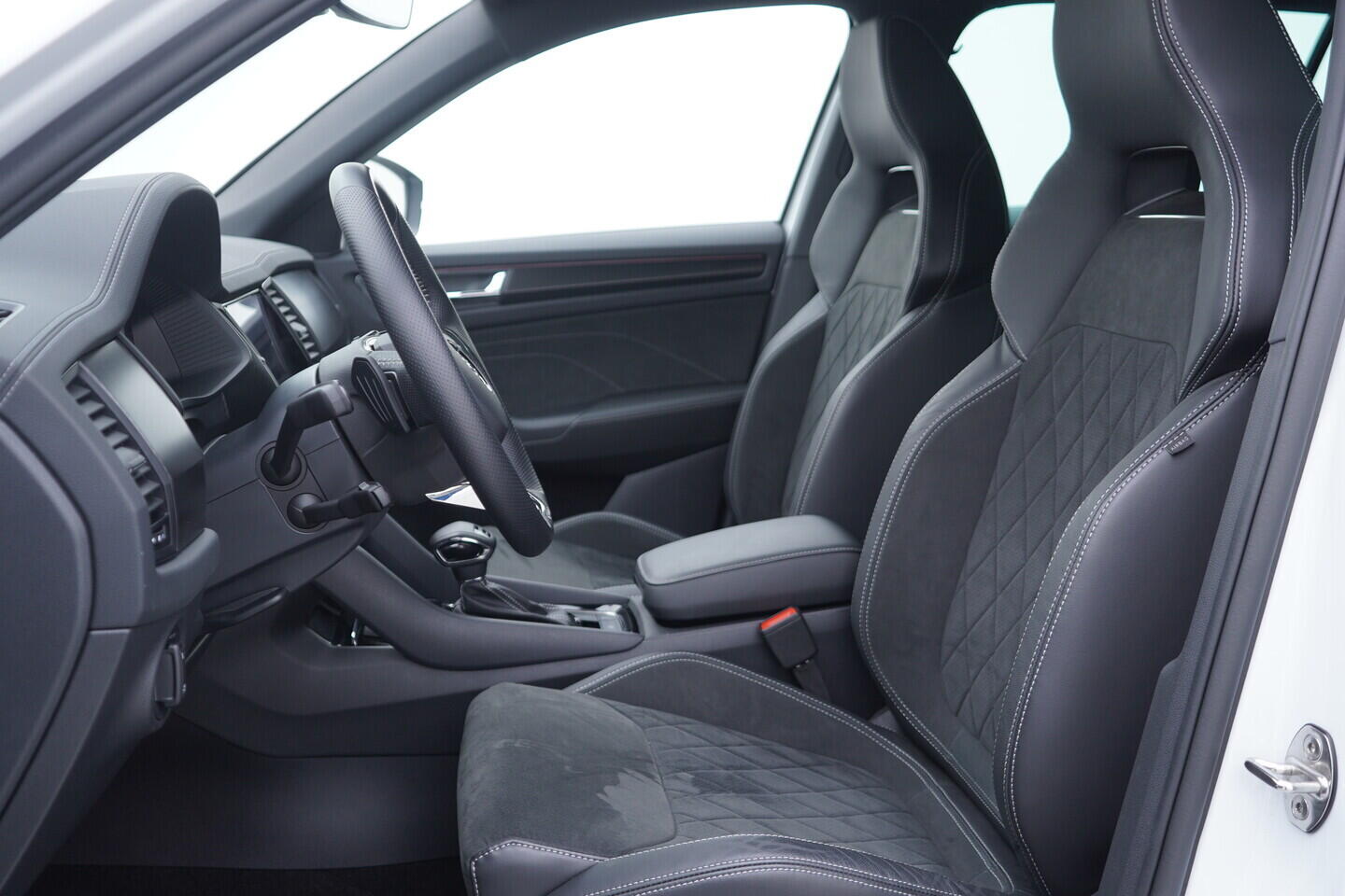 OV190V10330_24.webp_KODIAQ SportLine 2.0 TDI 147 kW automat, DPH