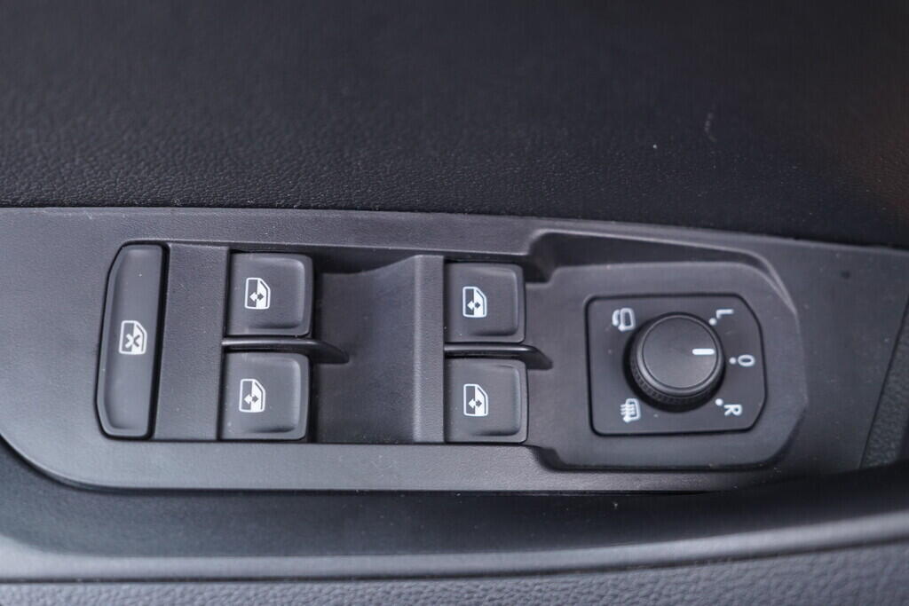 OV190V10331_20.webp_KAROQ Selection 2.0 TDI 85 kW manuál, DPH