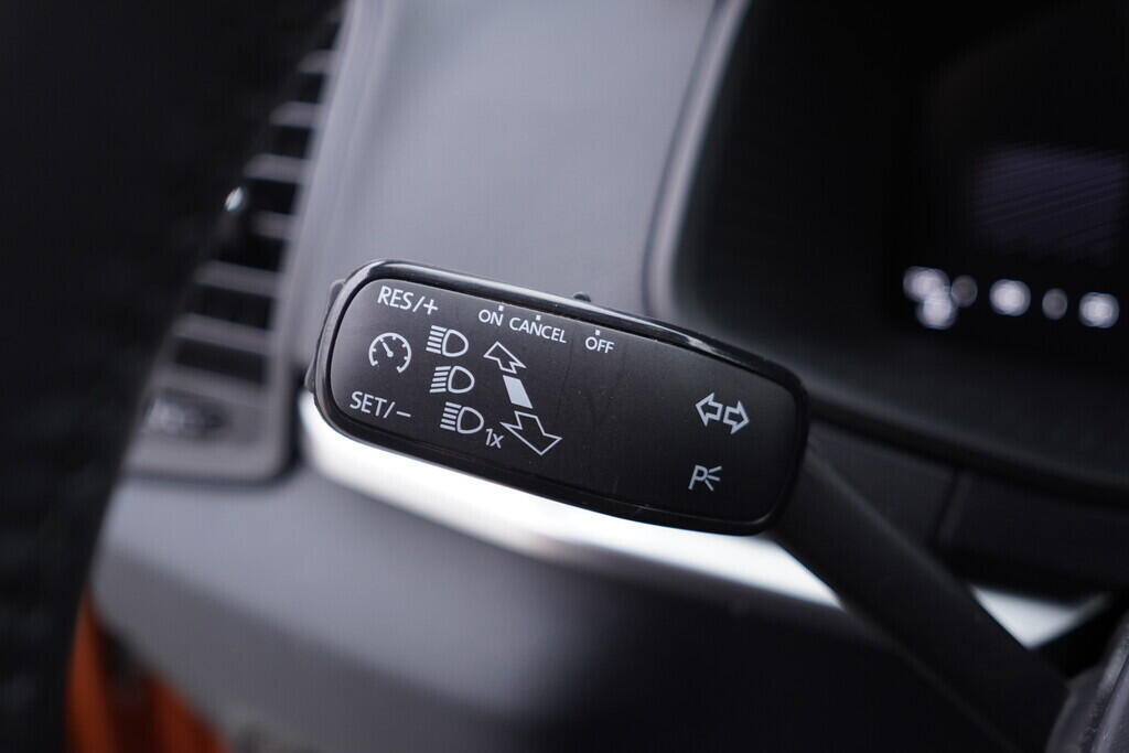 OV190V10331_23.webp_KAROQ Selection 2.0 TDI 85 kW manuál, DPH