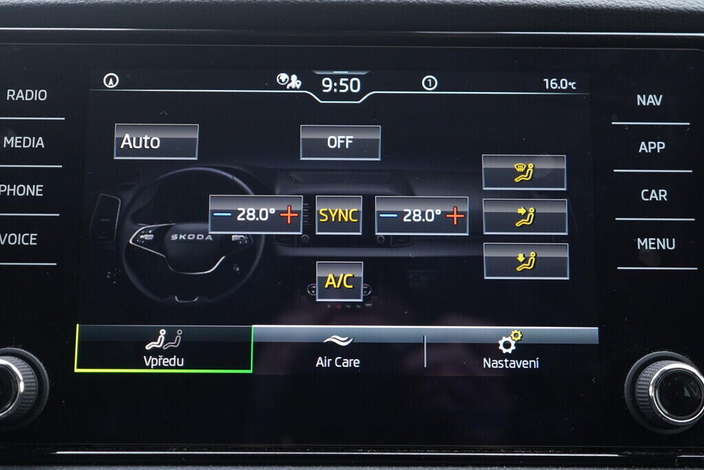 OV190V10331_30.webp_KAROQ Selection 2.0 TDI 85 kW manuál, DPH