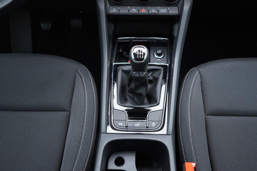 OV190V10331_32.webp_KAROQ Selection 2.0 TDI 85 kW manuál, DPH