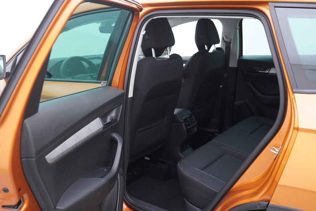 OV190V10331_33.webp_KAROQ Selection 2.0 TDI 85 kW manuál, DPH