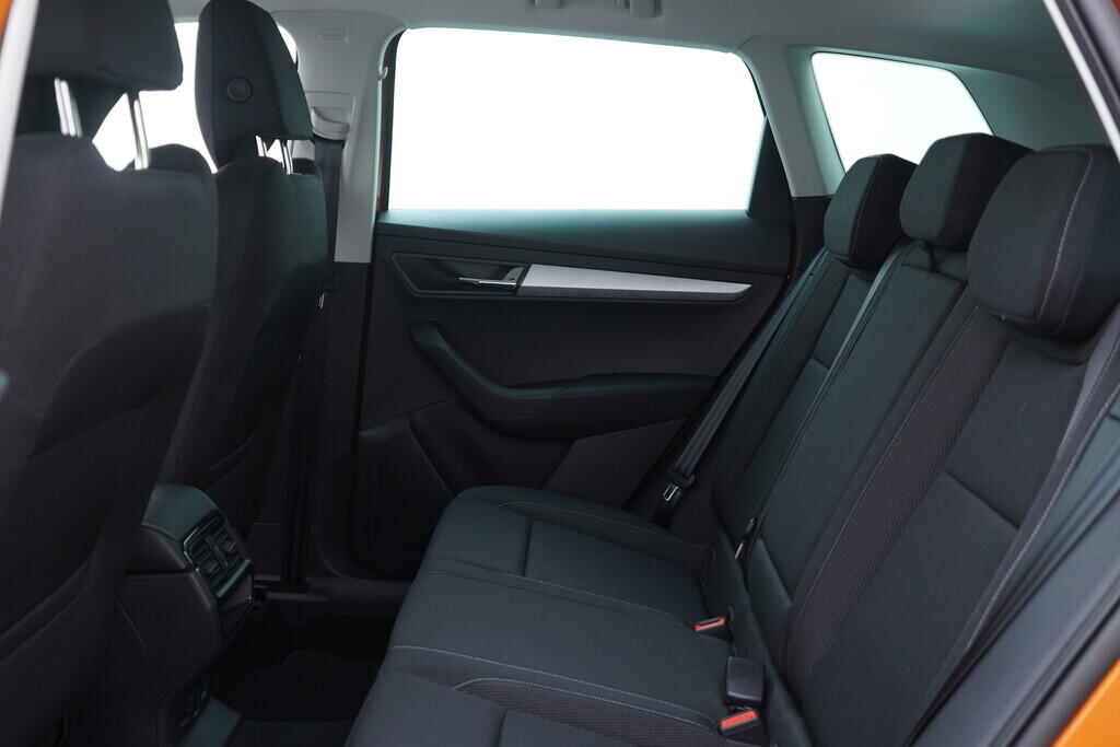 OV190V10331_35.webp_KAROQ Selection 2.0 TDI 85 kW manuál, DPH