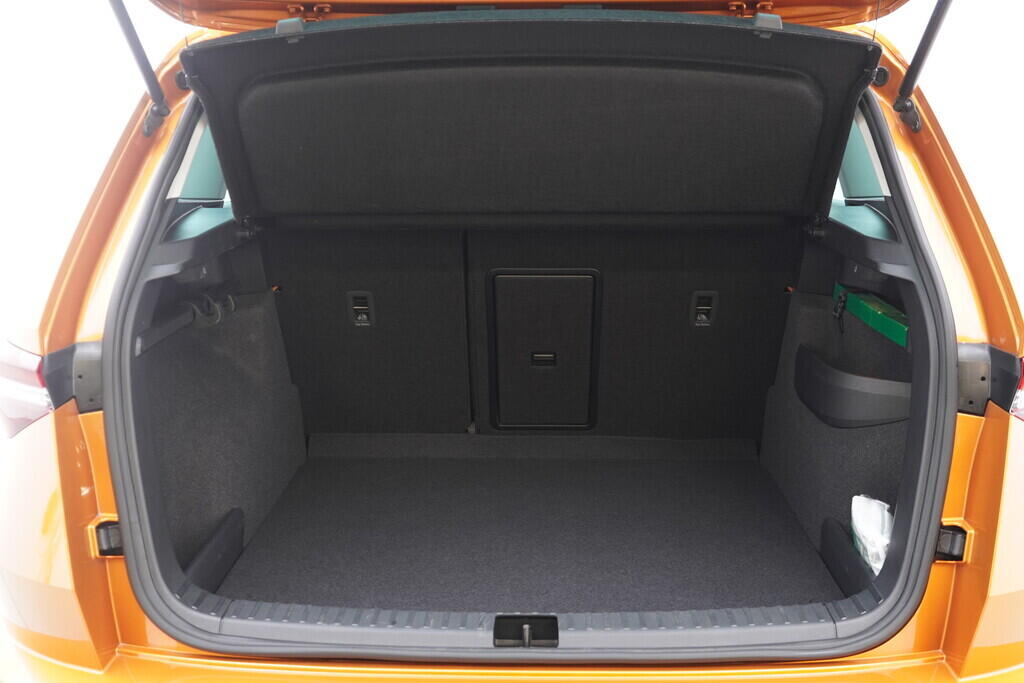 OV190V10331_36.webp_KAROQ Selection 2.0 TDI 85 kW manuál, DPH