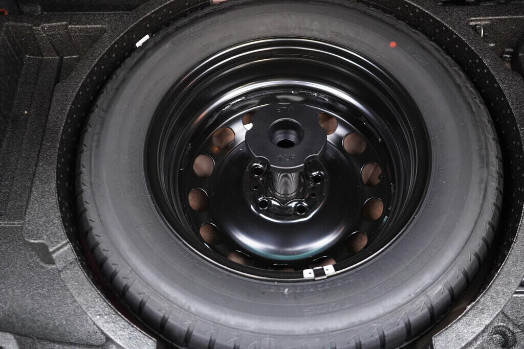 OV190V10331_38.webp_KAROQ Selection 2.0 TDI 85 kW manuál, DPH