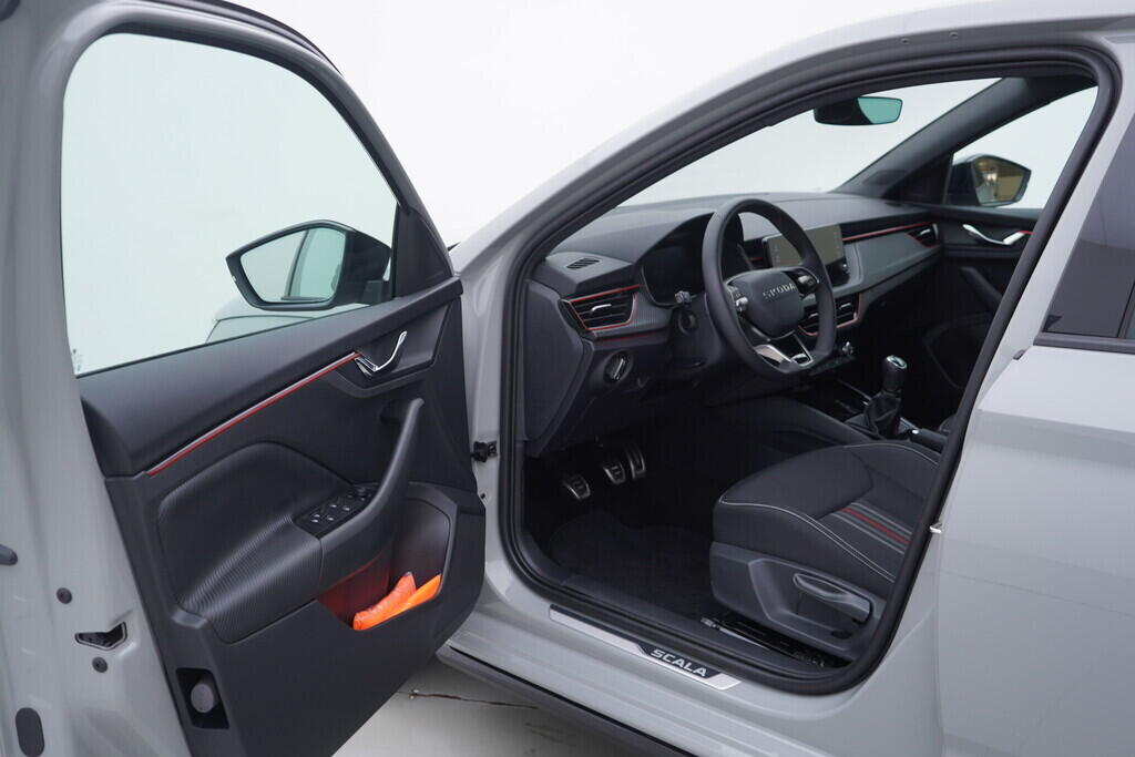 OV190V10334_18.webp_SCALA Monte Carlo 1.0 TSI 85 kW manuál, DPH