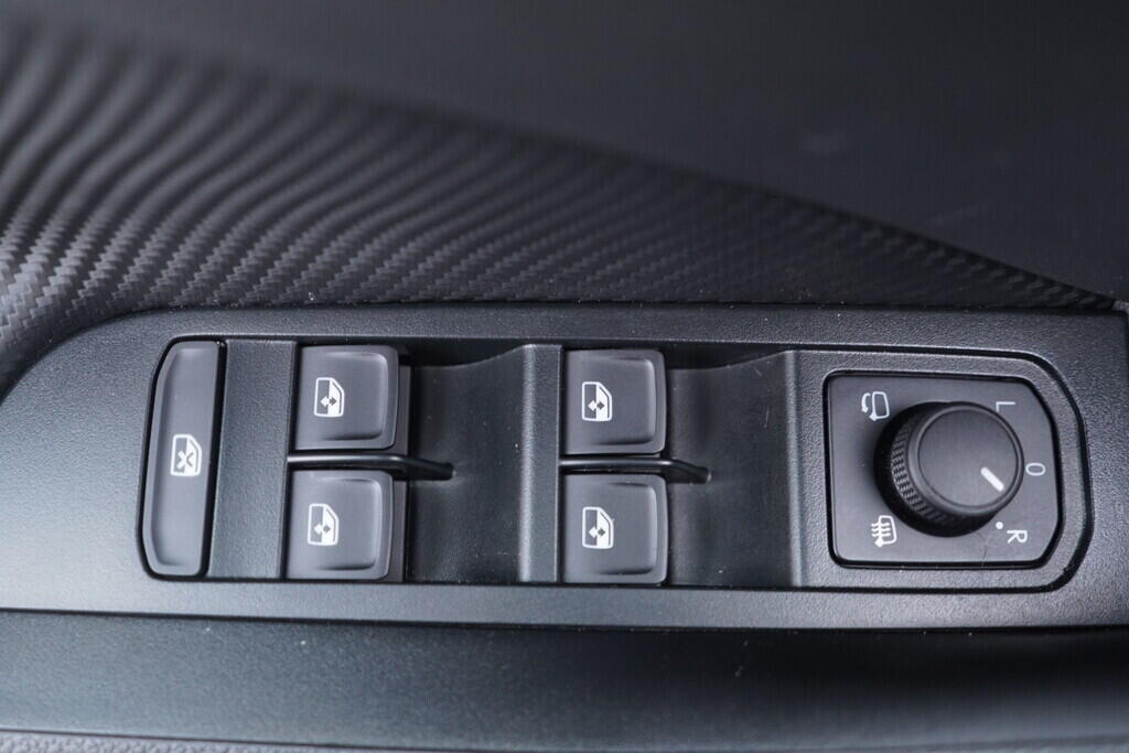 OV190V10334_20.webp_SCALA Monte Carlo 1.0 TSI 85 kW manuál, DPH