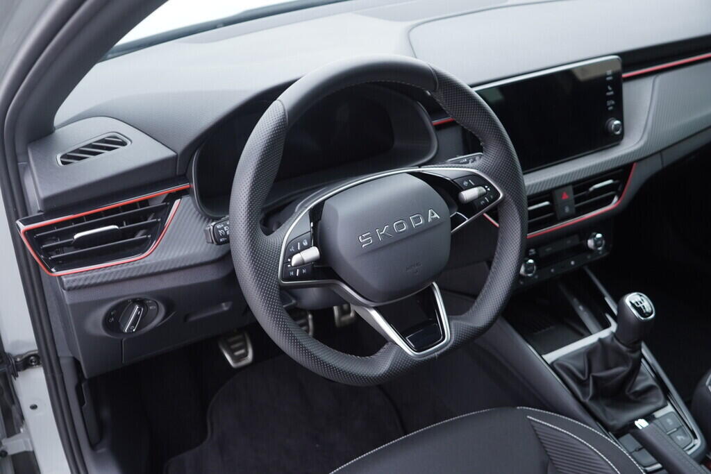 OV190V10334_21.webp_SCALA Monte Carlo 1.0 TSI 85 kW manuál, DPH