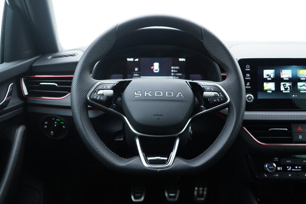 OV190V10334_26.webp_SCALA Monte Carlo 1.0 TSI 85 kW manuál, DPH