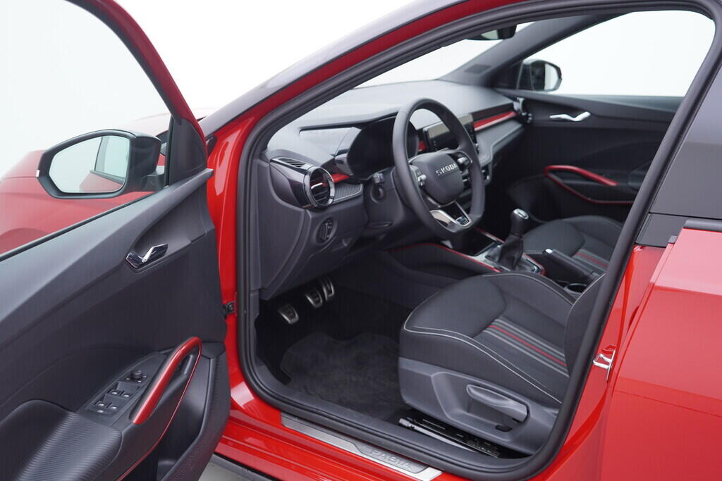 OV190V10338_18.webp_FABIA Monte Carlo 1.0 TSI 85 kW manuál, DPH