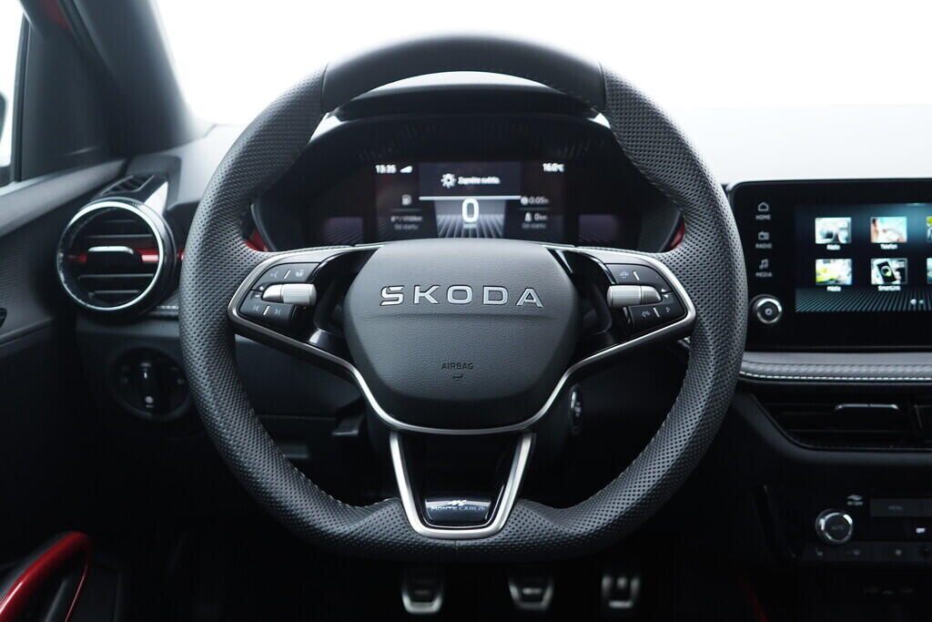 OV190V10338_26.webp_FABIA Monte Carlo 1.0 TSI 85 kW manuál, DPH