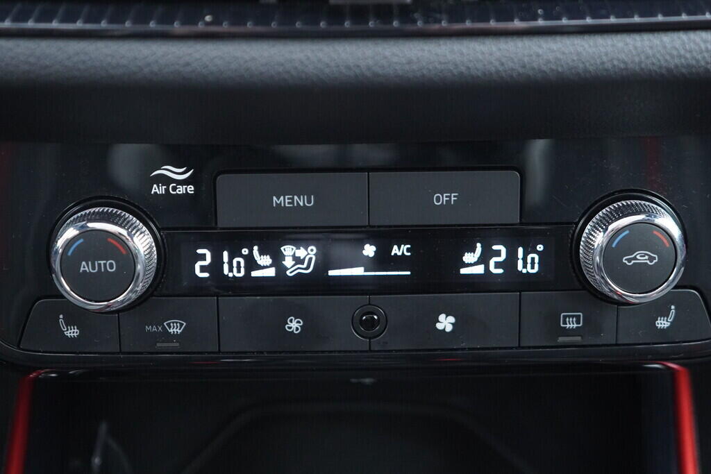 OV190V10338_31.webp_FABIA Monte Carlo 1.0 TSI 85 kW manuál, DPH