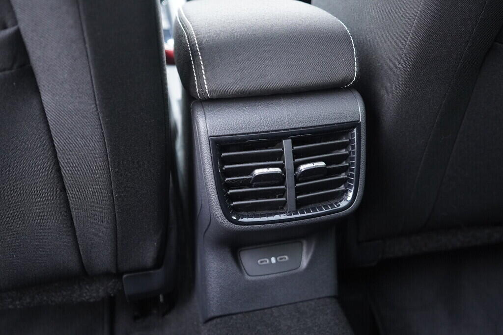 OV190V10338_34.webp_FABIA Monte Carlo 1.0 TSI 85 kW manuál, DPH