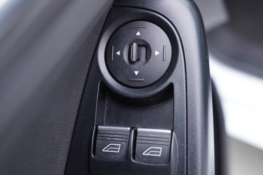 OV190V10339_20.webp_FIESTA Trend 1.0 Ecoboost 74 kW manuál