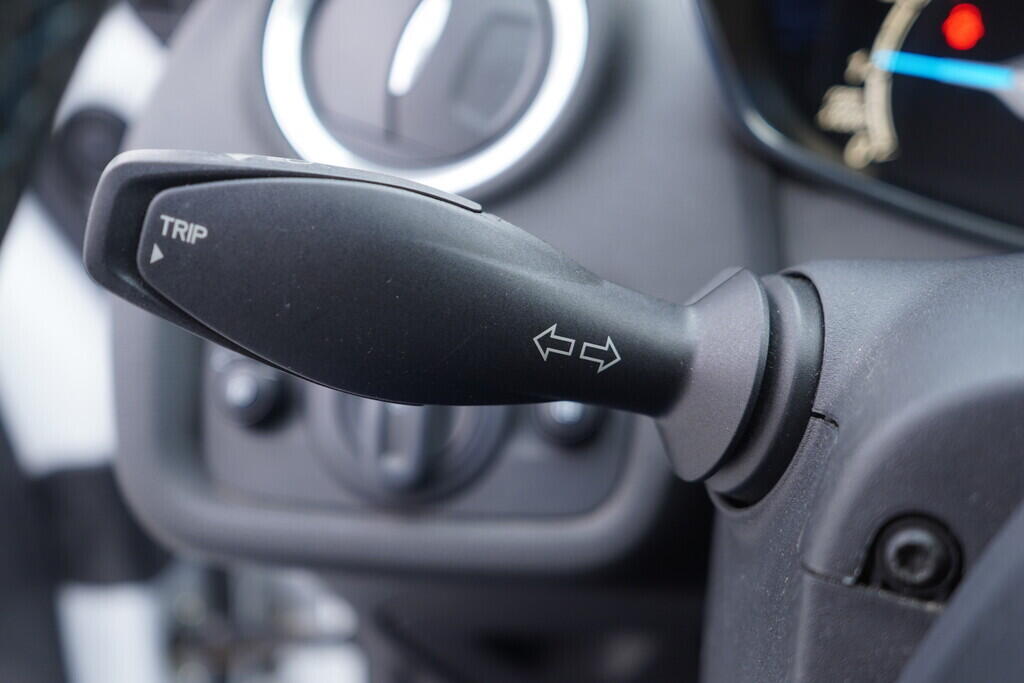 OV190V10339_23.webp_FIESTA Trend 1.0 Ecoboost 74 kW manuál