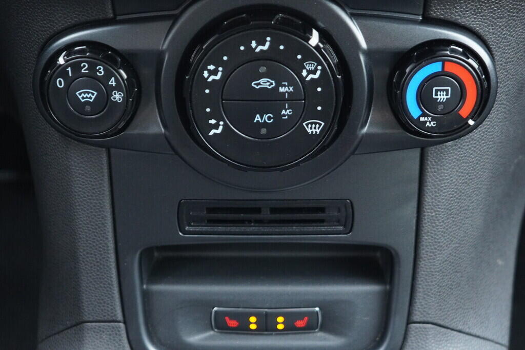 OV190V10339_30.webp_FIESTA Trend 1.0 Ecoboost 74 kW manuál