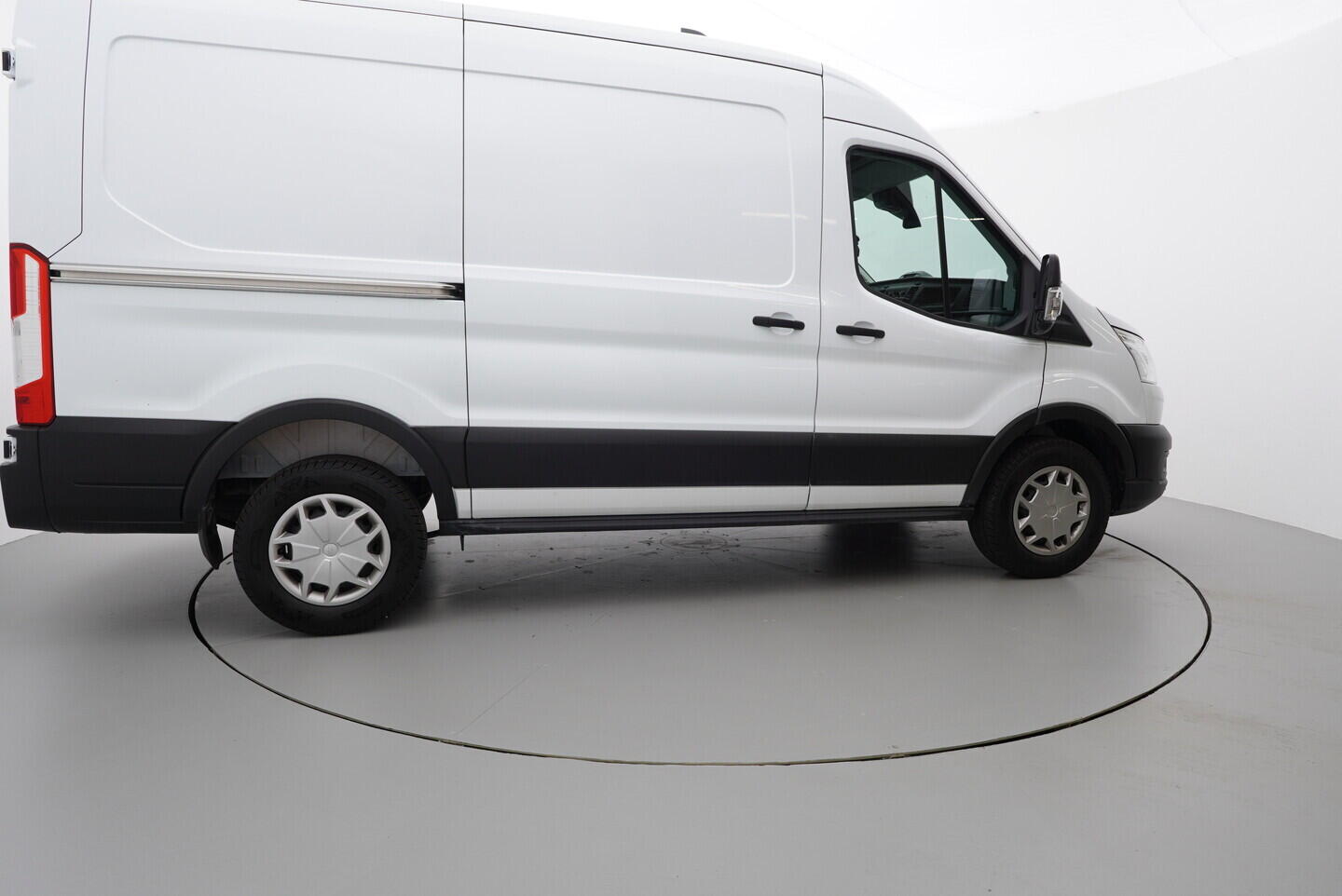 OV190V10350_15.webp_TRANSIT L2H2 2.0 TDCi 96 kW manuál, DPH