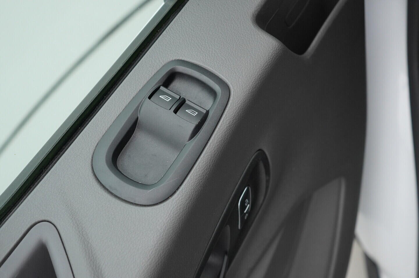 OV190V10350_18.webp_TRANSIT L2H2 2.0 TDCi 96 kW manuál, DPH