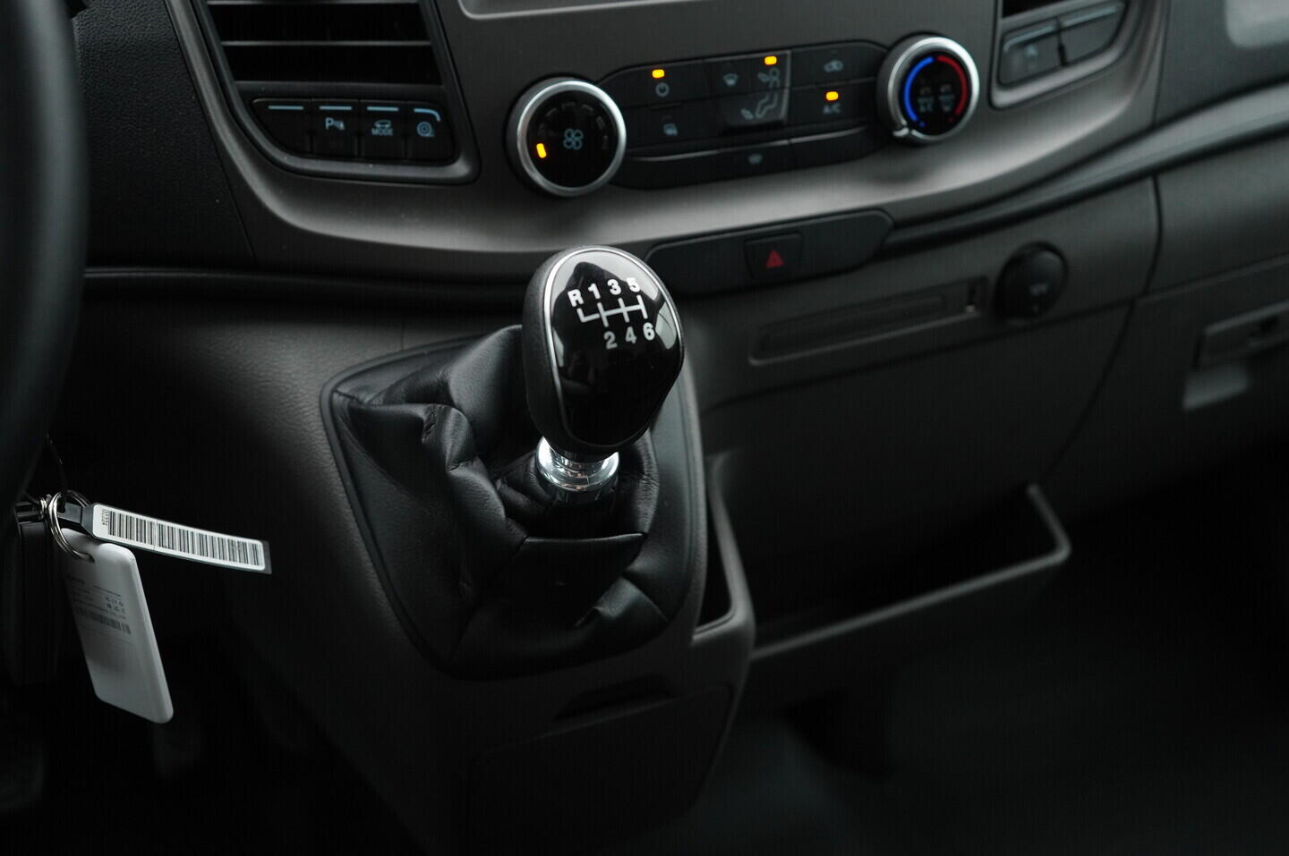 OV190V10350_25.webp_TRANSIT L2H2 2.0 TDCi 96 kW manuál, DPH