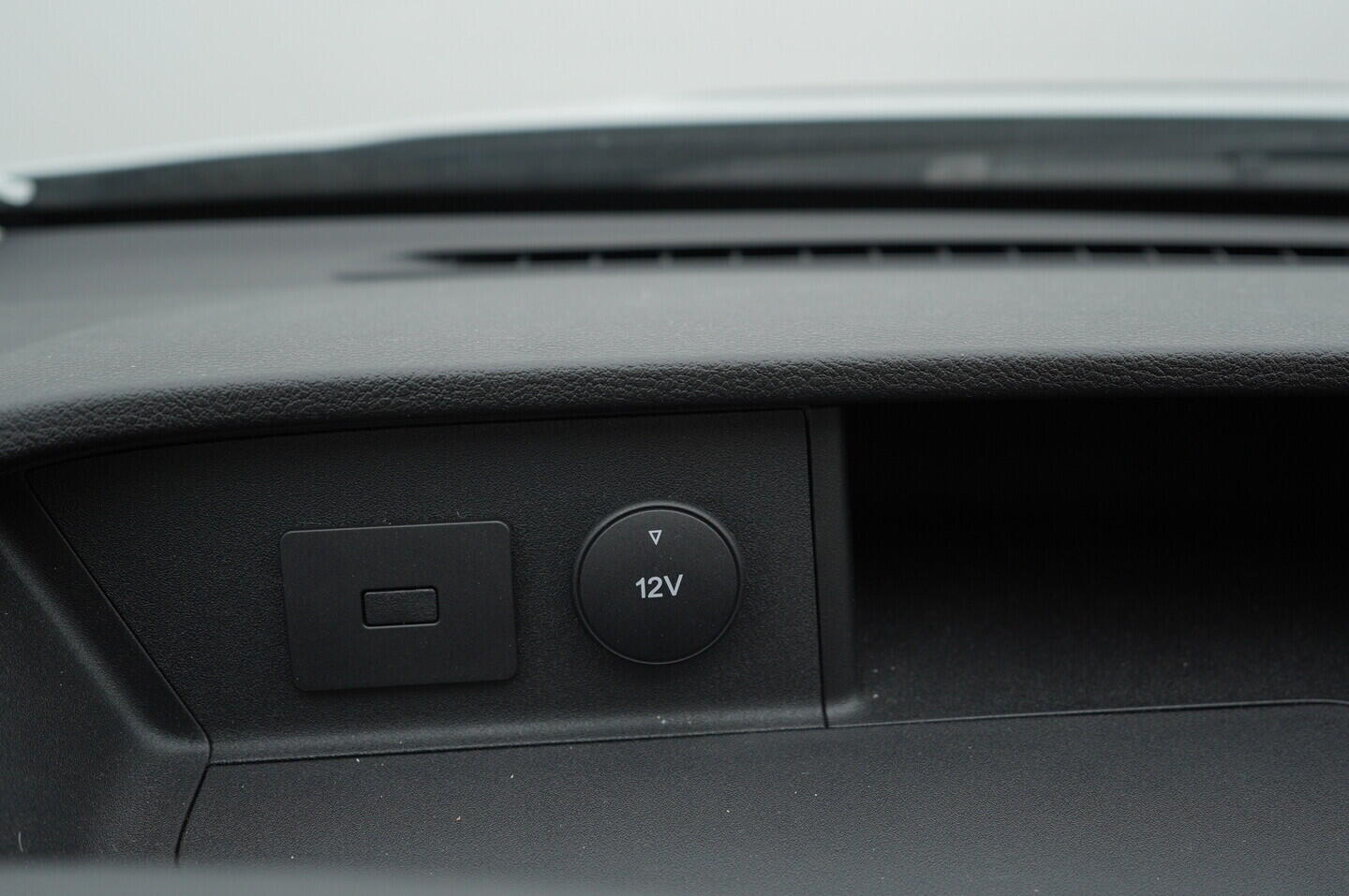 OV190V10350_27.webp_TRANSIT L2H2 2.0 TDCi 96 kW manuál, DPH