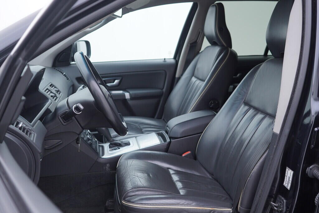 OV190V10352_23.webp_XC90  2.4 D5 147 kW automat