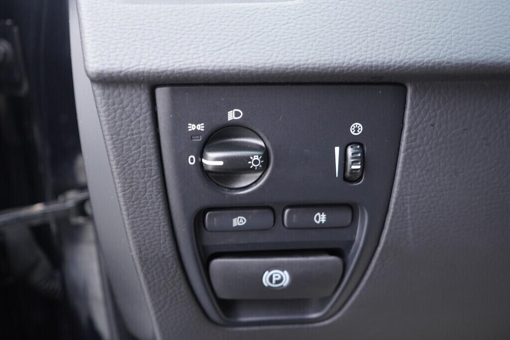 OV190V10352_26.webp_XC90  2.4 D5 147 kW automat