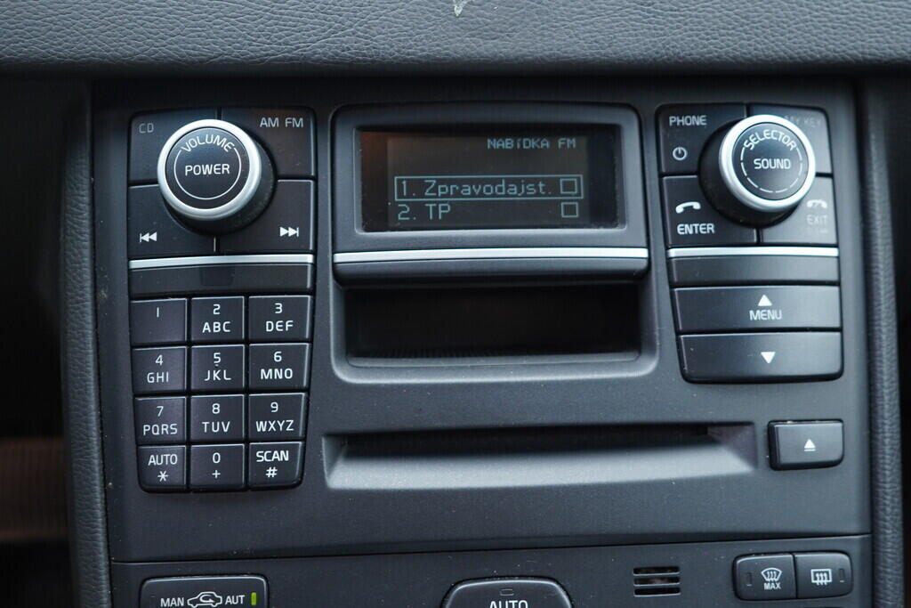 OV190V10352_31.webp_XC90  2.4 D5 147 kW automat