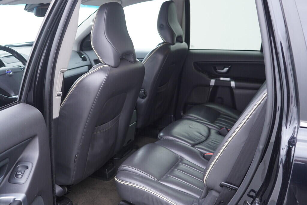 OV190V10352_34.webp_XC90  2.4 D5 147 kW automat