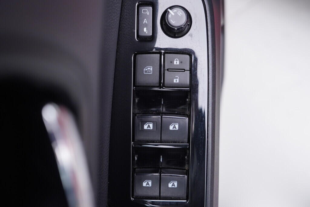 OV190V10353_20.webp_PRIUS  1.8 PHV 72 kW automat