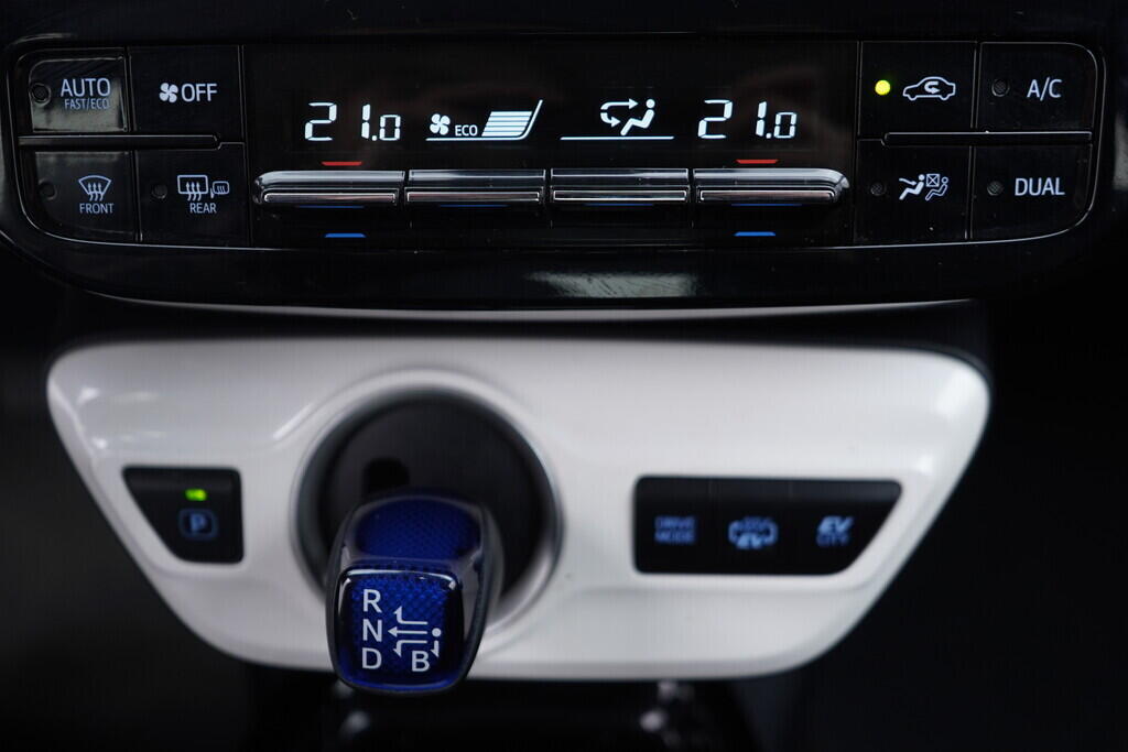 OV190V10353_30.webp_PRIUS  1.8 PHV 72 kW automat