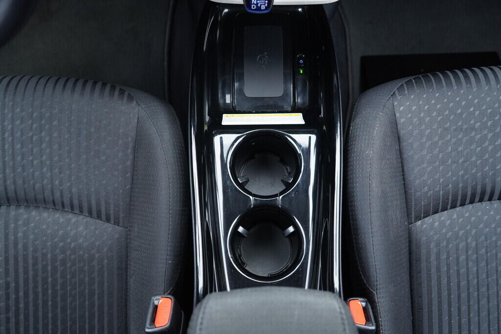 OV190V10353_31.webp_PRIUS  1.8 PHV 72 kW automat