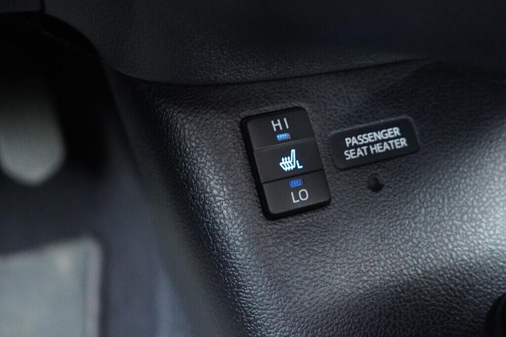 OV190V10353_32.webp_PRIUS  1.8 PHV 72 kW automat