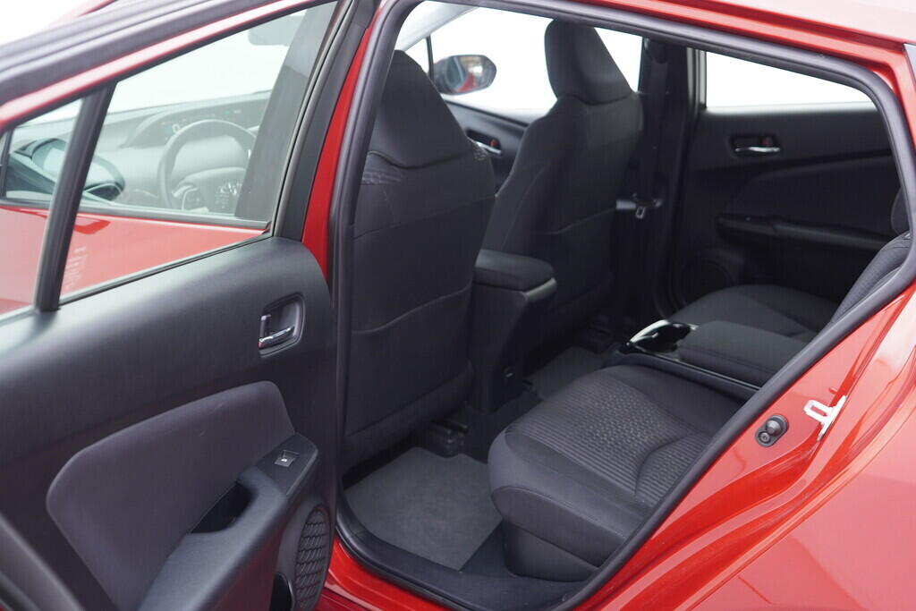 OV190V10353_33.webp_PRIUS  1.8 PHV 72 kW automat