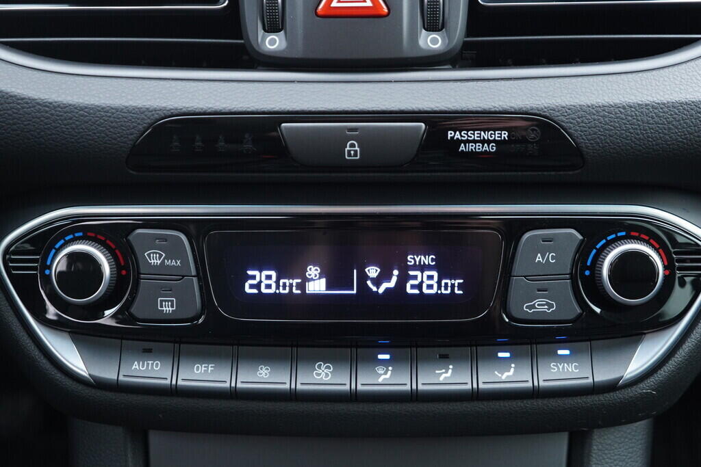 OV190V10357_32.webp_I30 Style 1.5  117 kW manuál, DPH